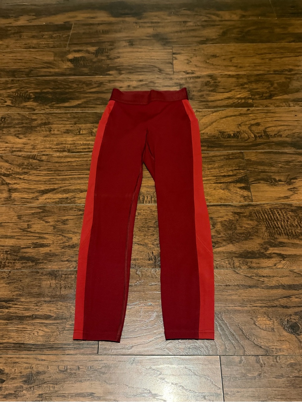 Lululemon women’s red box it out tight leggings size 4